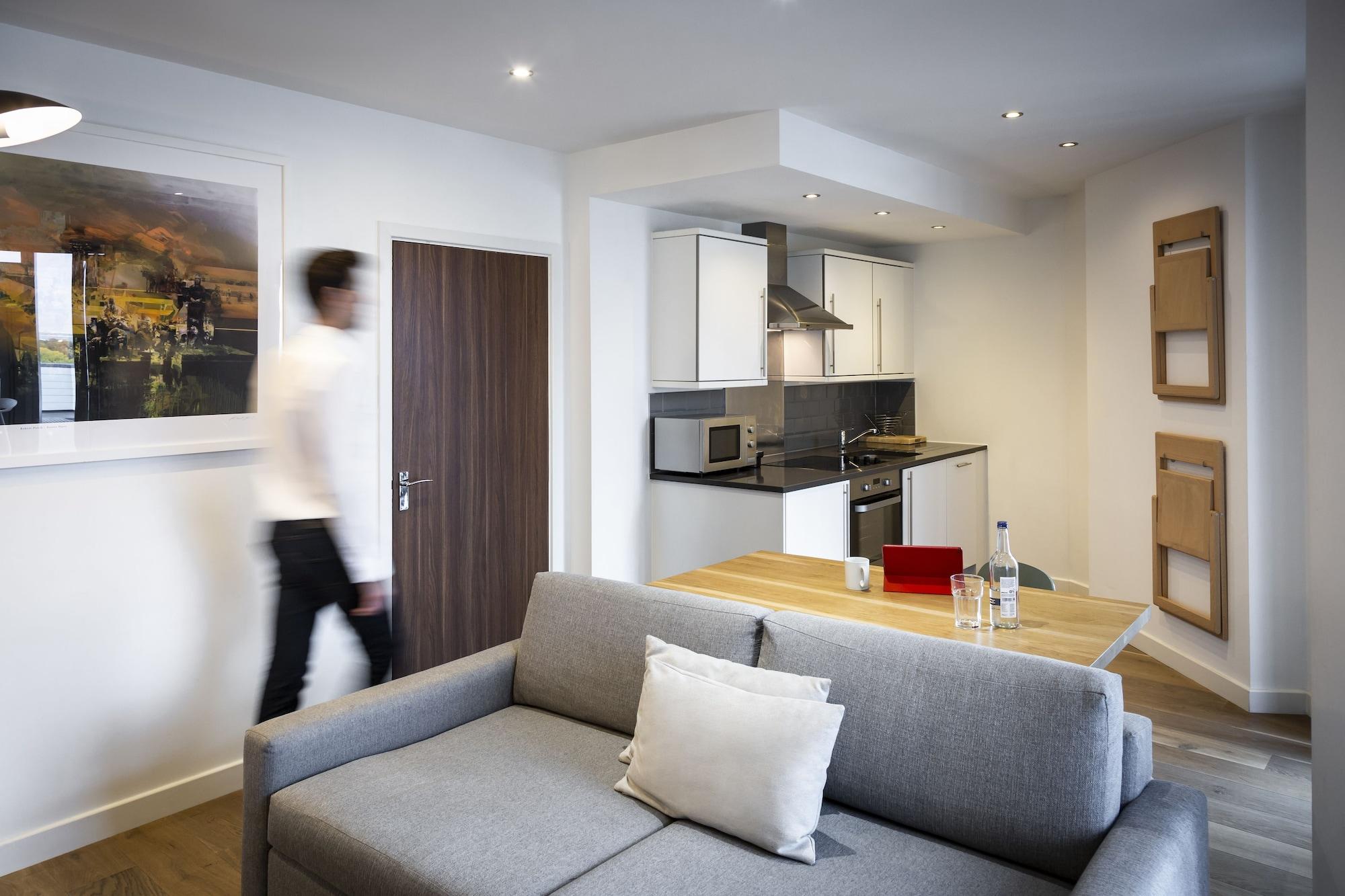Aparthotel Adagio London Брентфорд Экстерьер фото