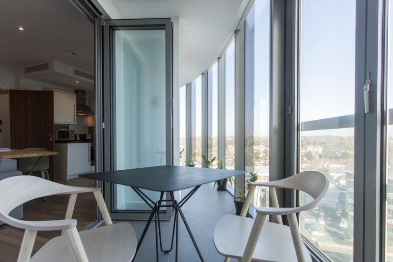Aparthotel Adagio London Брентфорд Экстерьер фото