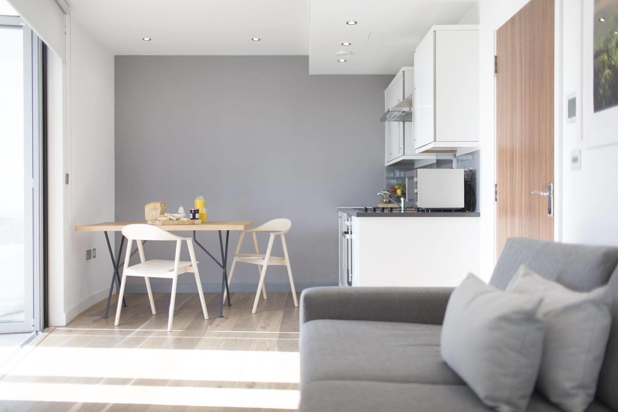 Aparthotel Adagio London Брентфорд Экстерьер фото