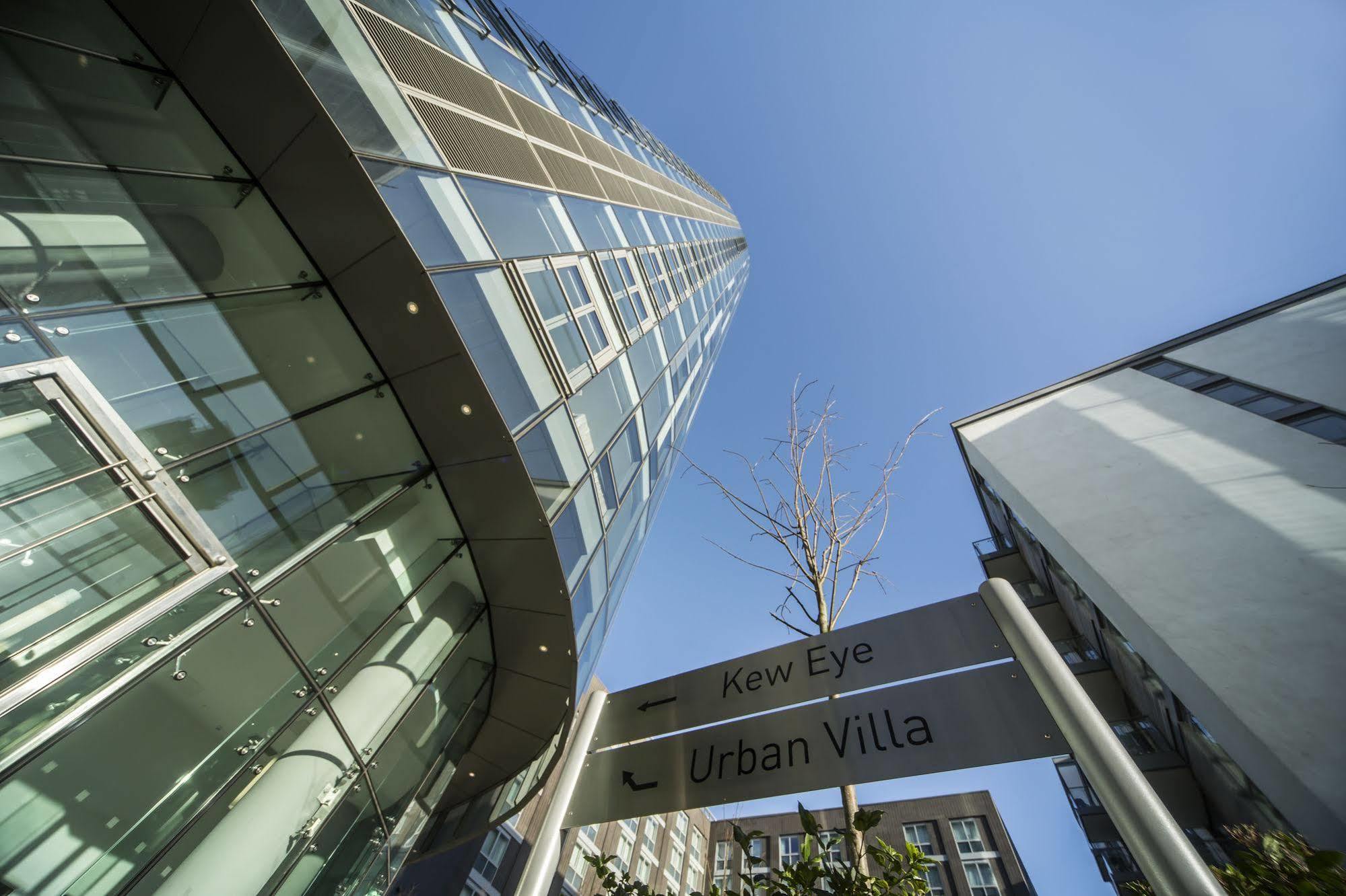 Aparthotel Adagio London Брентфорд Экстерьер фото