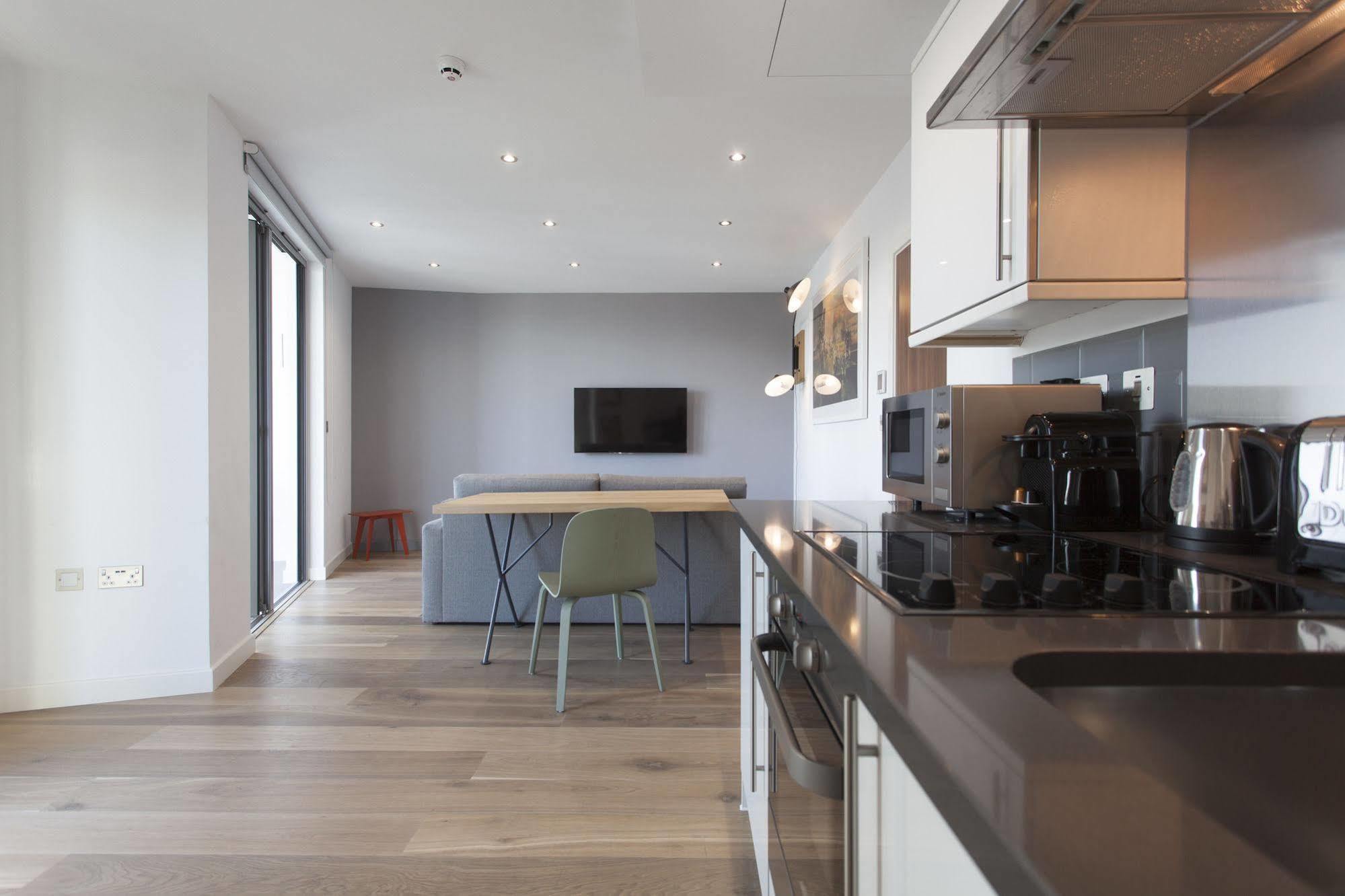Aparthotel Adagio London Брентфорд Экстерьер фото