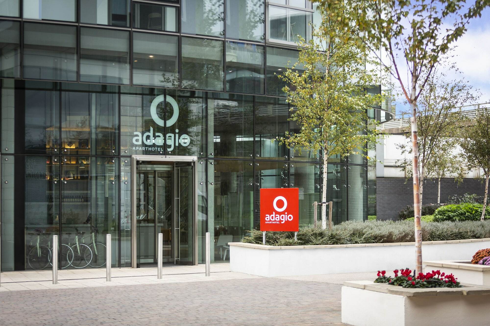 Aparthotel Adagio London Брентфорд Экстерьер фото